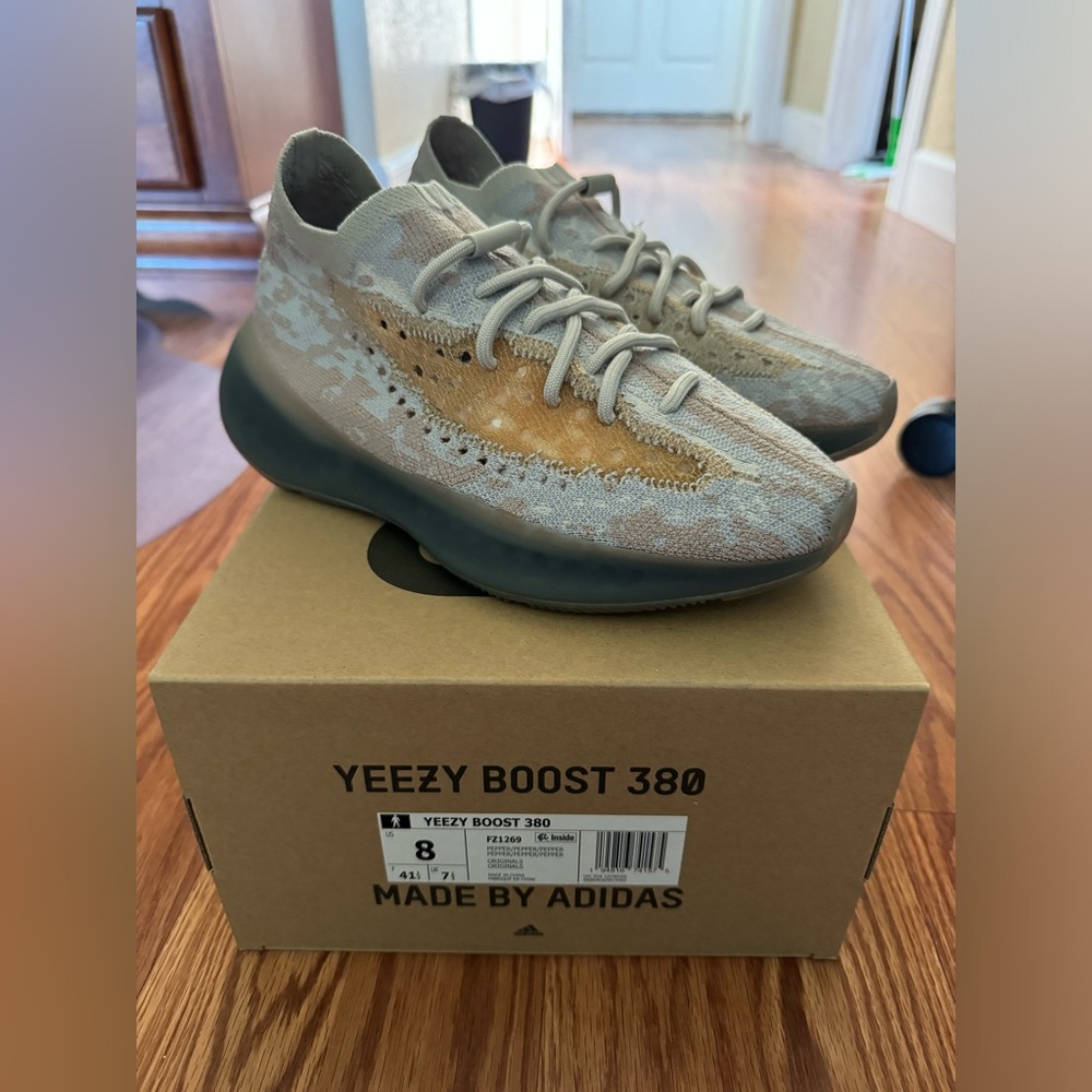 Yeezy’s 380 Men’s shoes